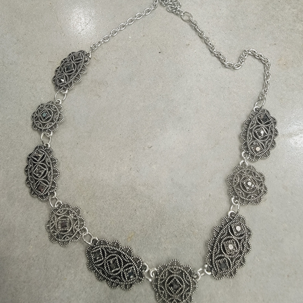 Necklace with bling - Picture 2 of 2